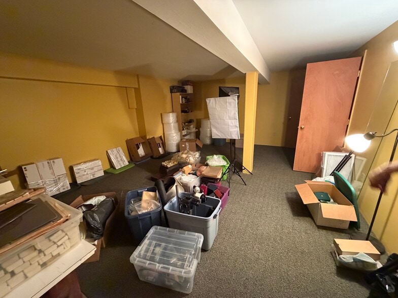 More Photos Of 154 Market Sq, Newington Storefront Retail Office For Lease