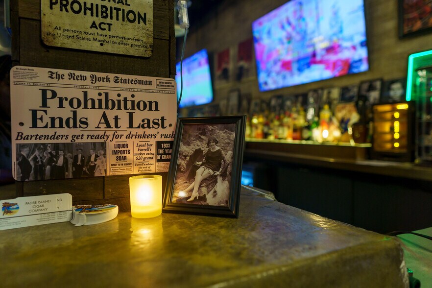 More Photos Of 326 N Chaparral St, Corpus Christi Freestanding For Sale