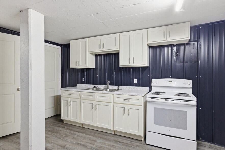 More Photos Of 325 W Main St, Lebanon Office Residential For Sale
