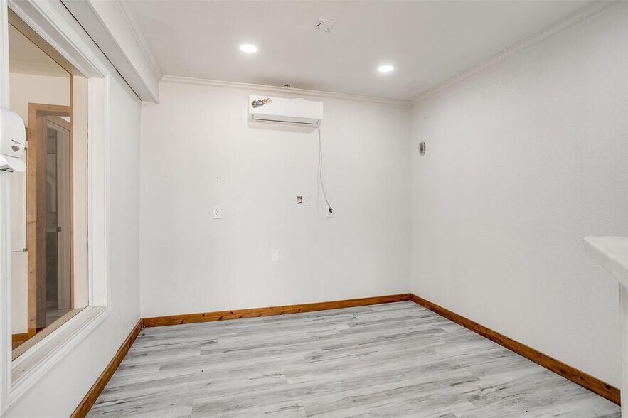 More Photos Of 640 E Highway 199, Springtown Warehouse For Sale