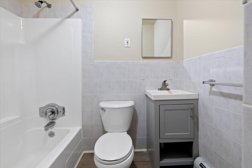 More Photos Of 201 16th St, Union City Storefront Retail Residential For Sale