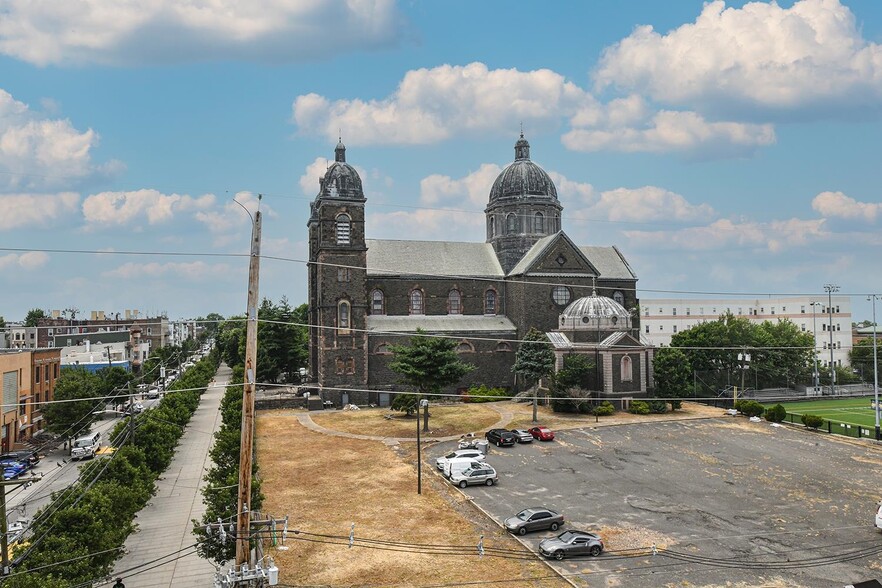 More Photos Of 604 21st St, Union City Apartments For Sale