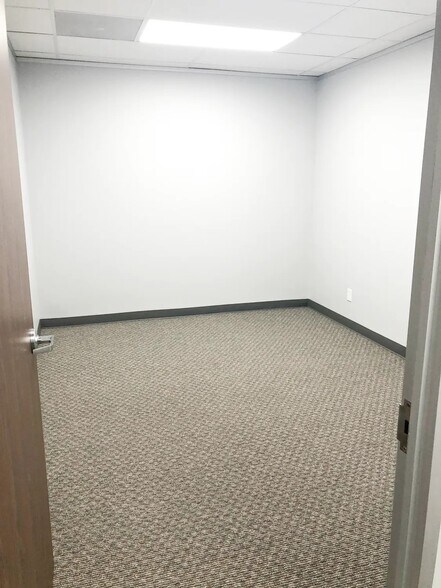 More Photos Of 2202 Timberloch Pl, The Woodlands Office For Lease