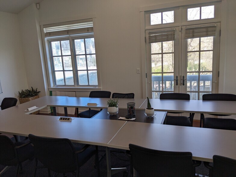 More Photos Of 77 Front St, Danville Medical For Lease