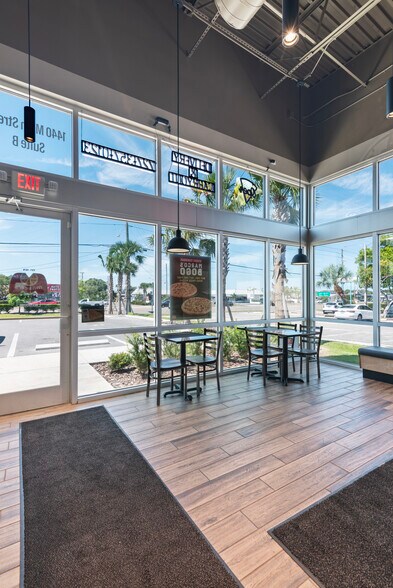 More Photos Of 1440 Main St, Dunedin General Retail For Lease