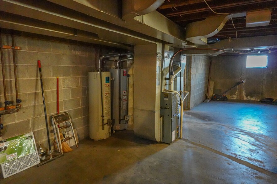 More Photos Of 6957 Chippewa St, Saint Louis Multifamily For Sale