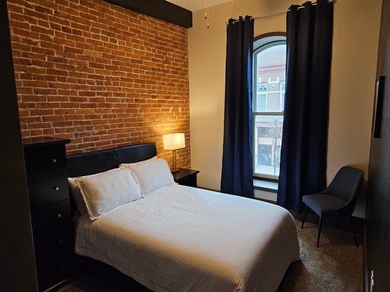 More Photos Of 328 E Main St, Ottumwa Sports And Entertainment For Sale