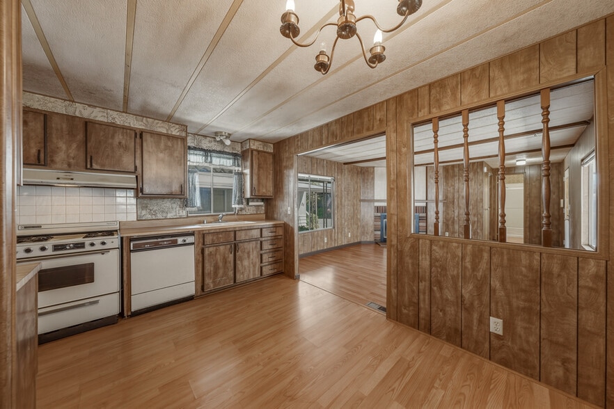 More Photos Of 2776 Lakeshore Blvd, Lakeport Manufactured Housing Mobile Home Park For Sale