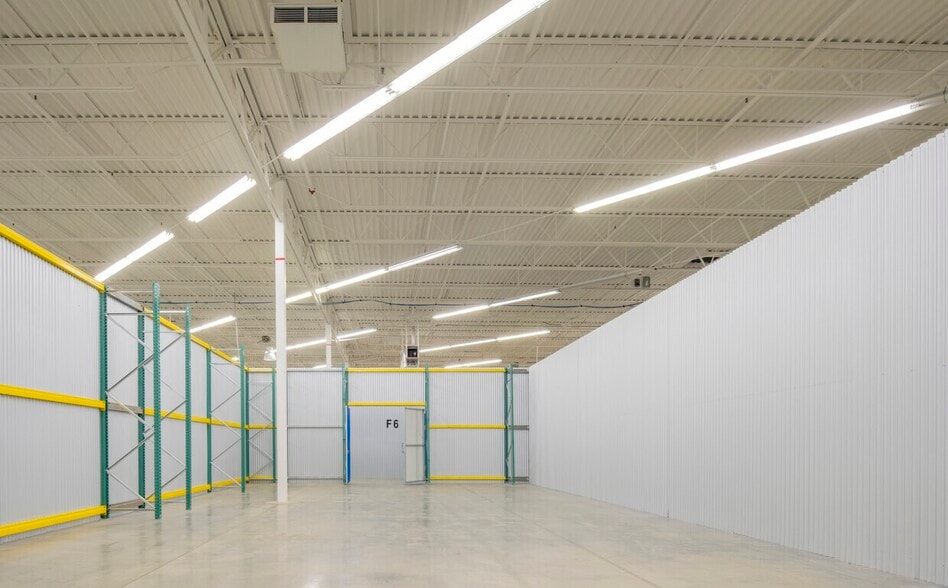 More Photos Of 10949 E Peakview Ave, Englewood Manufacturing For Lease