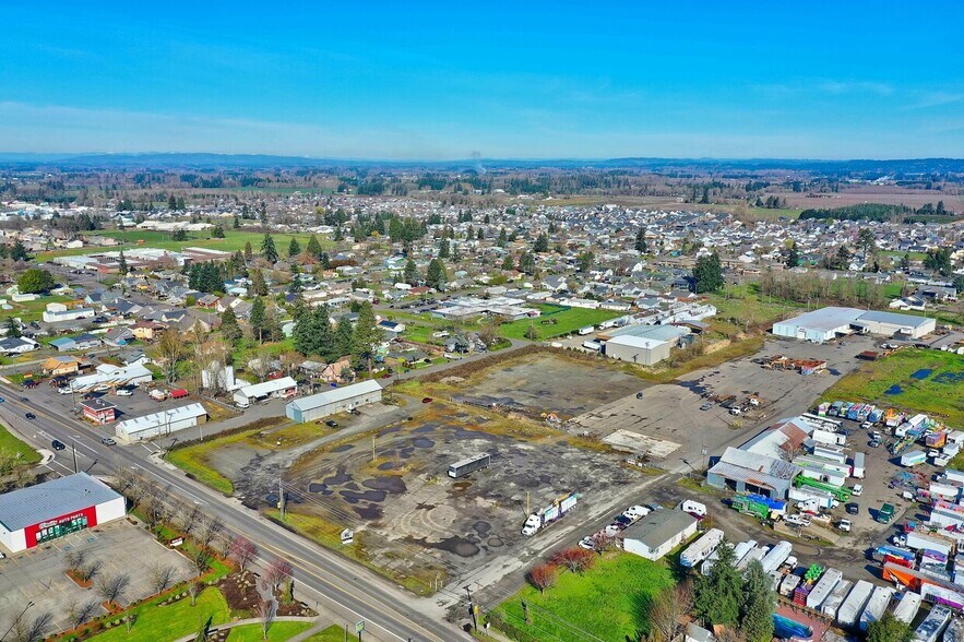 More Photos Of 535 W Main St, Molalla Warehouse For Sale