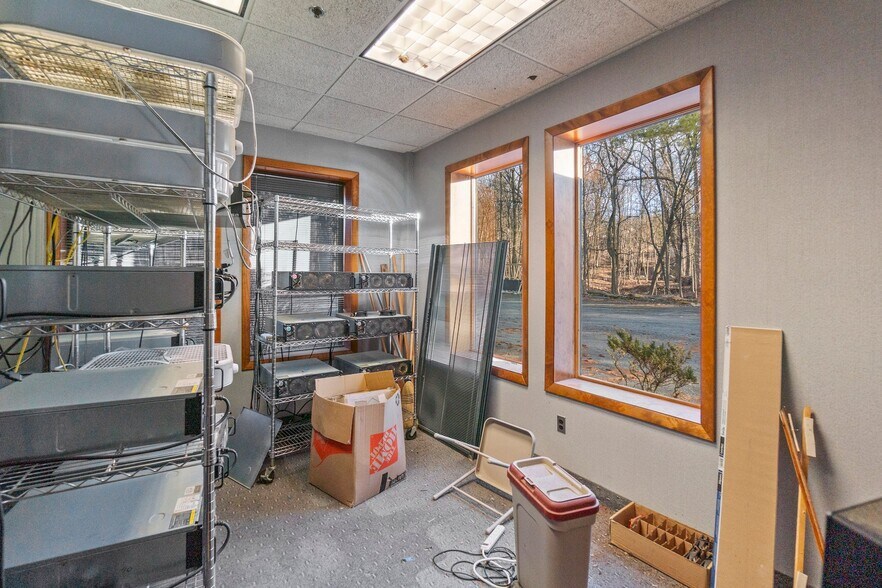 More Photos Of 6 Raritan Rd, Oakland Warehouse For Sale