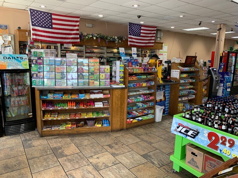 More Photos Of 12666 State Highway 31 W, Tyler Storefront For Sale