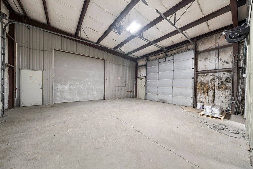 More Photos Of 597 Winthrop St, Taunton Manufacturing For Lease