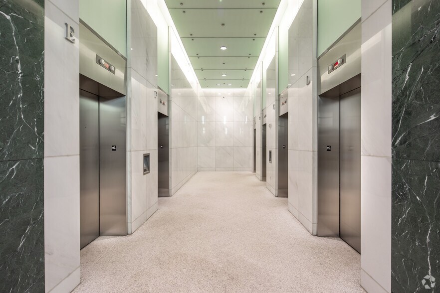 More Photos Of 301 E 4th St, Cincinnati Office For Lease