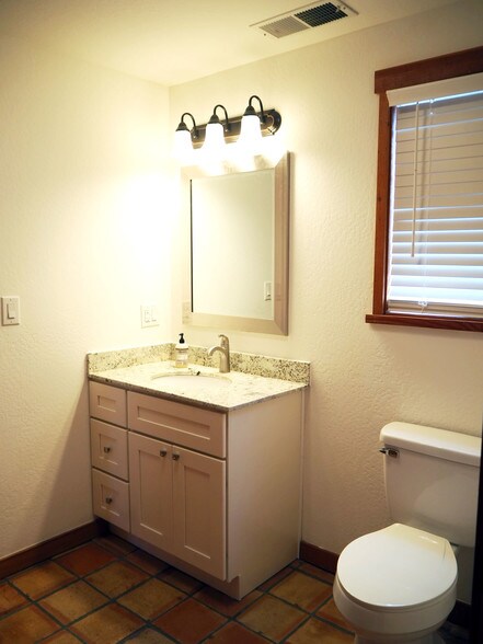 More Photos Of 445 2nd St W, Sonoma Office For Lease