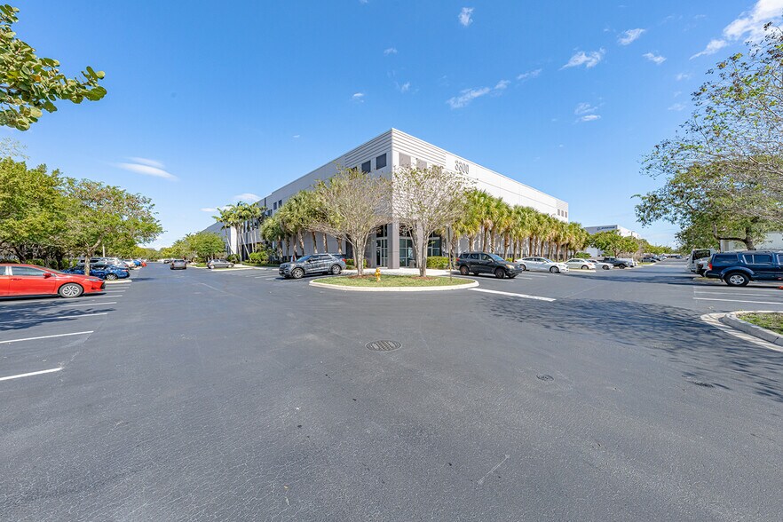 More Photos Of 3300 SW 64th Ave, Davie Unknown For Lease