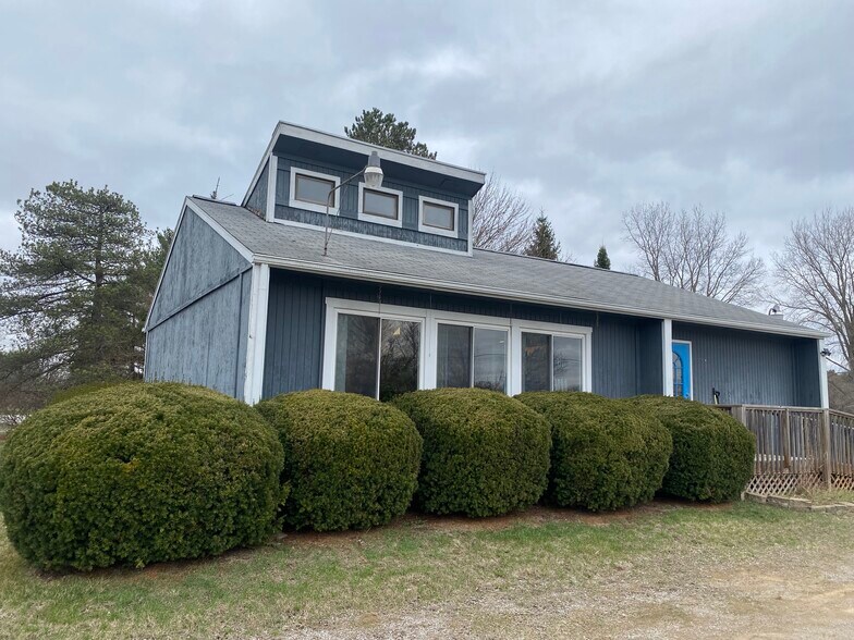 More Photos Of 8009 N McKinley Rd, Flushing General Retail For Sale