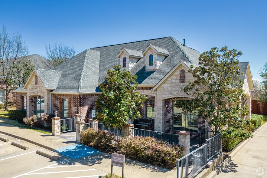 More Photos Of 1668 Keller Pky, Keller Office For Lease