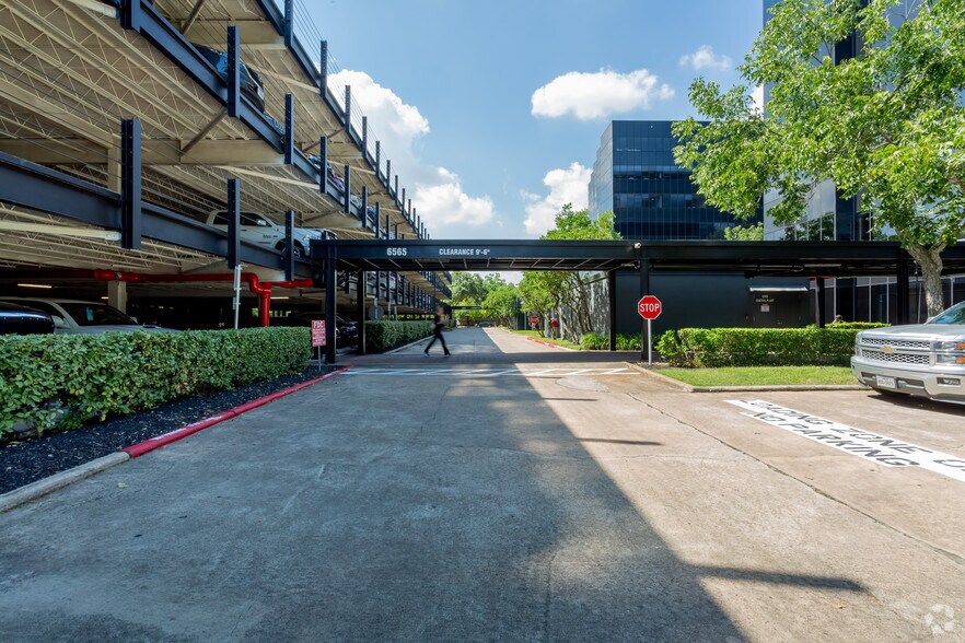 More Photos Of 6575 West Loop South, Bellaire Coworking Space