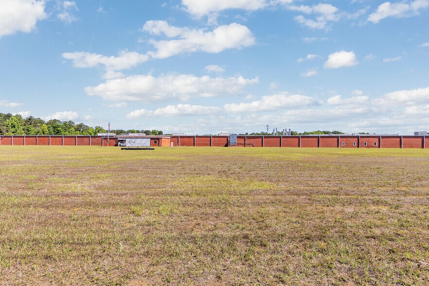 More Photos Of 11200 Dunbarton Blvd, Barnwell Manufacturing For Lease