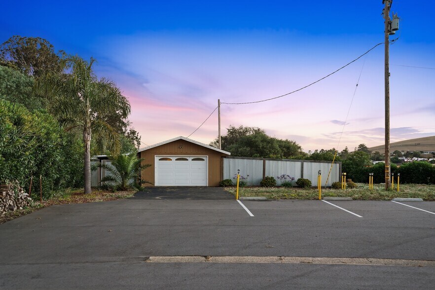 More Photos Of 1338 Atascadero Rd, Morro Bay Lodge Meeting Hall For Lease