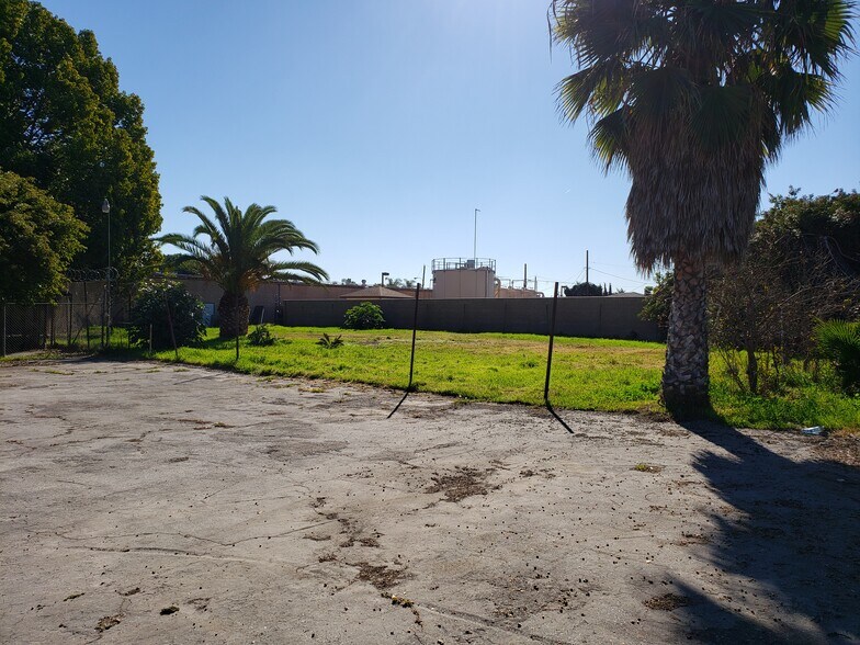 More Photos Of 11600 Artesia Blvd, Artesia Storefront For Sale