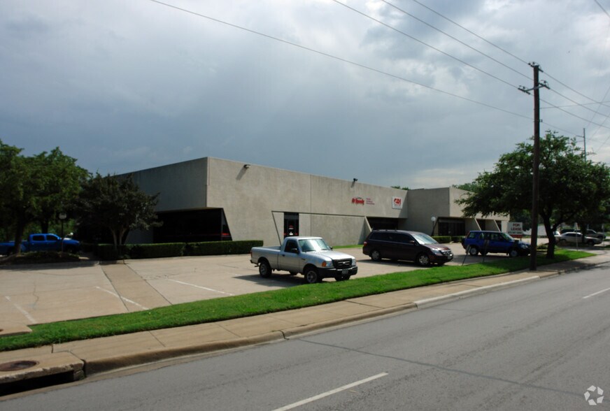 More Photos Of 1451 Empire Central Dr, Dallas Research And Development For Lease
