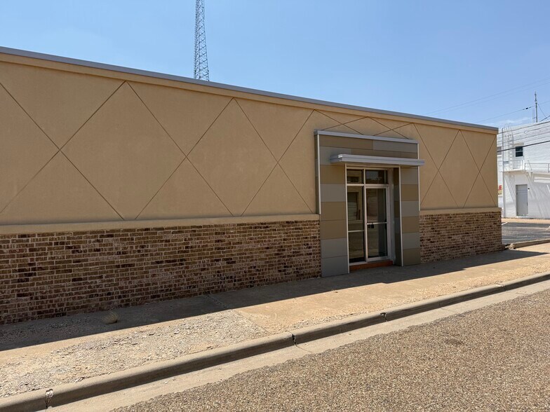More Photos Of 1502 Texas Ave, Lubbock Office For Lease
