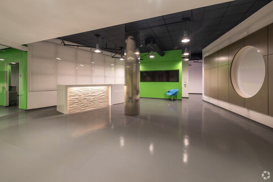 More Photos Of 53 Frontage Rd, Hampton Office For Lease