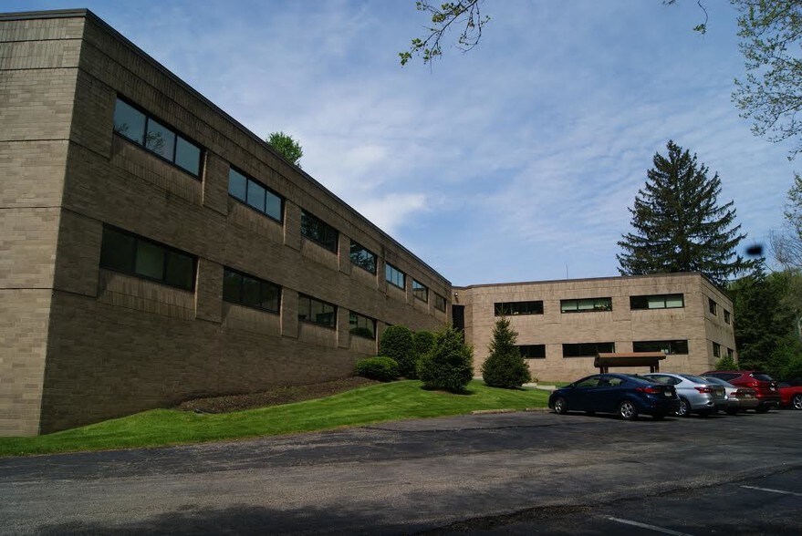 More Photos Of 4068 Mt Royal Blvd, Allison Park Medical For Lease