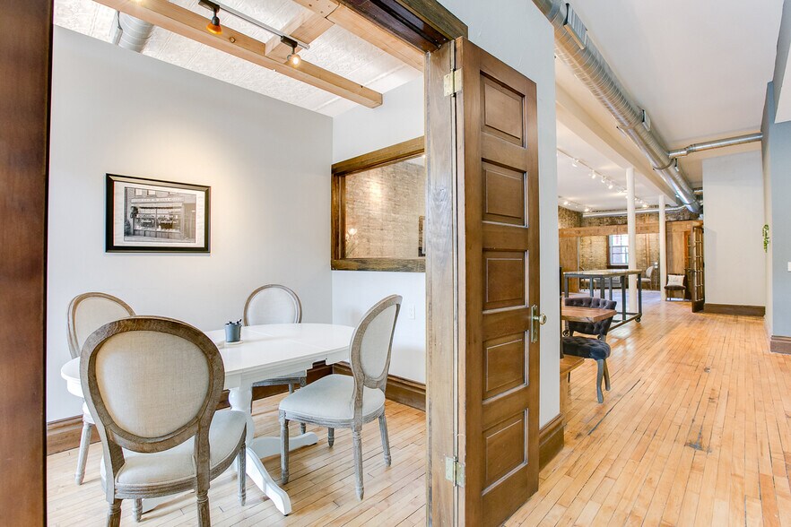 More Photos Of 2220-2226 N Central Ave, Saint Anthony Storefront Retail Office For Lease