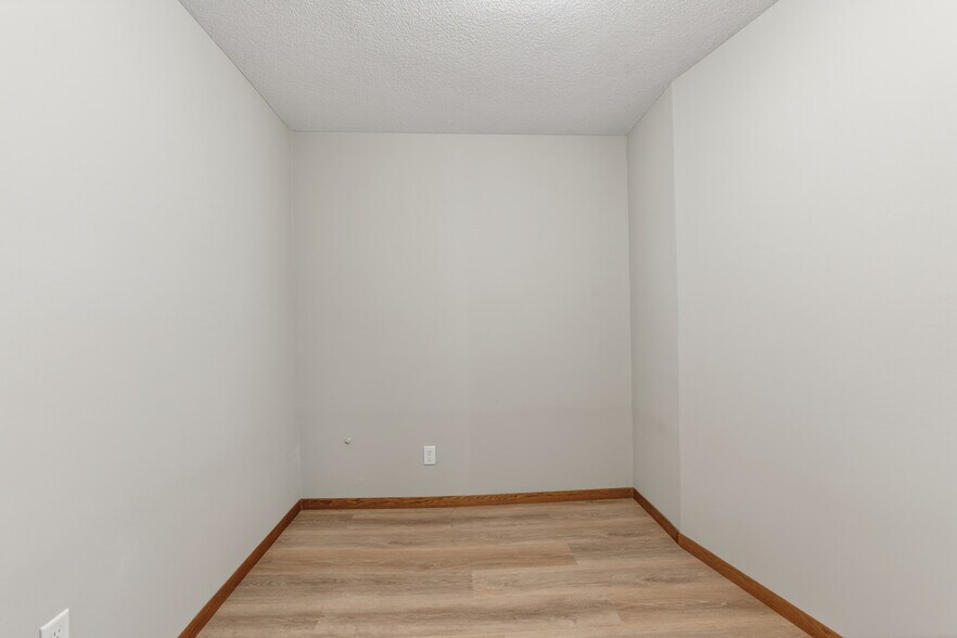 More Photos Of 407 Vermillion St, Hastings Office For Sale