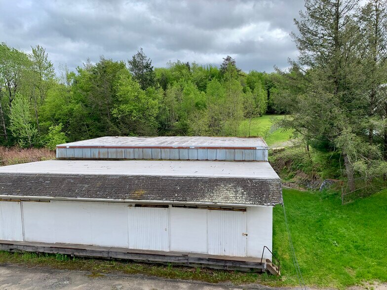 More Photos Of 240 Chestnut St, Liberty Warehouse For Lease