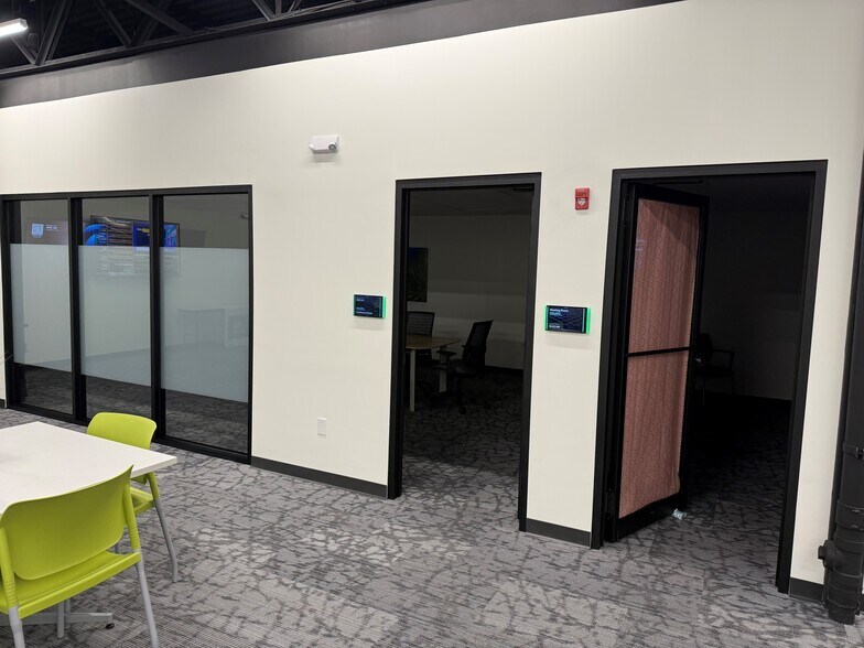 More Photos Of 1133 Corporate Dr, Farmington Medical For Lease