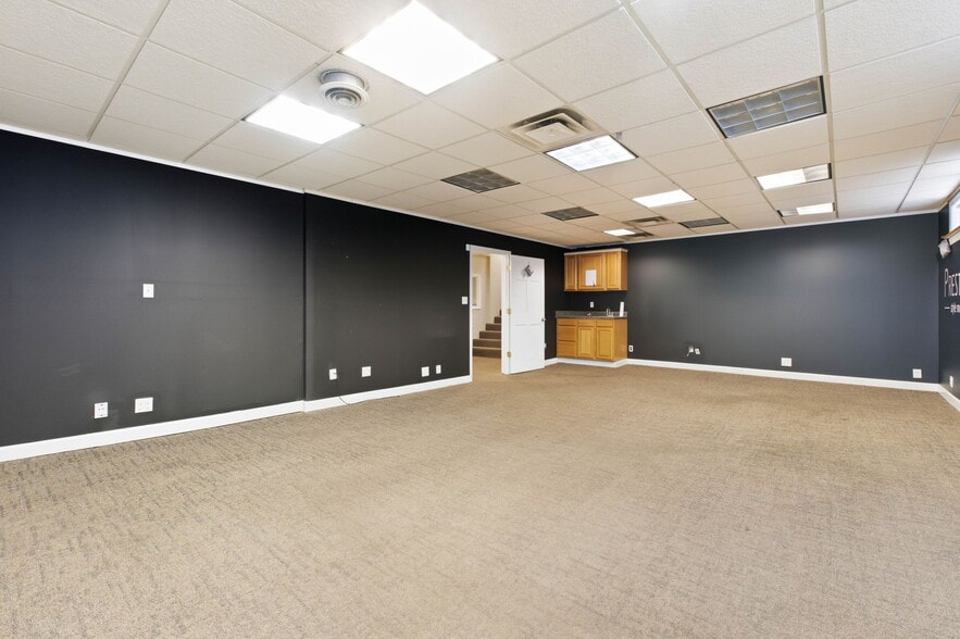 More Photos Of 207 Eiler Ave, Louisville Warehouse For Sale