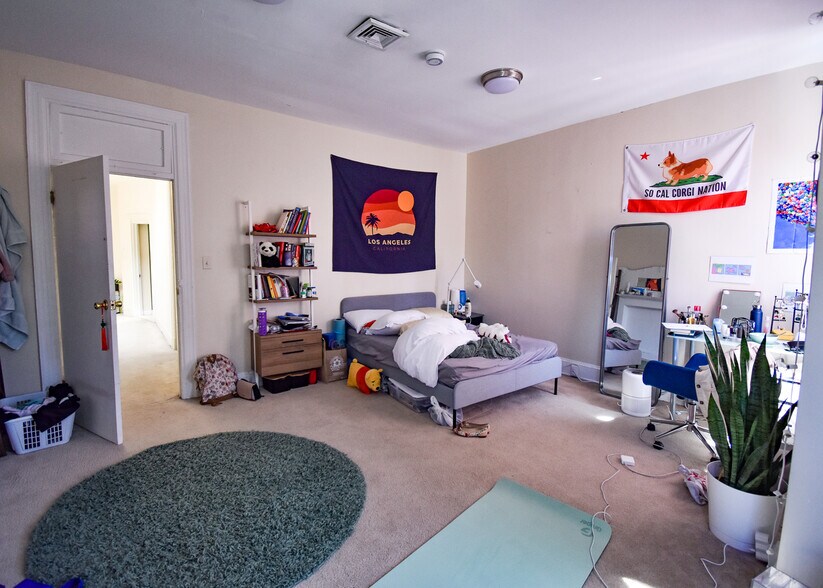 More Photos Of 2337 18th St NW, Washington Storefront Retail Residential For Lease