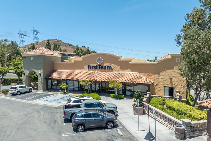 More Photos Of 8028 E Santa Ana Canyon Rd, Anaheim Freestanding For Lease