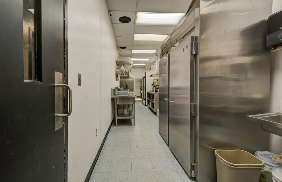 More Photos Of 620 S Calhoun St, Fort Wayne General Retail For Sale