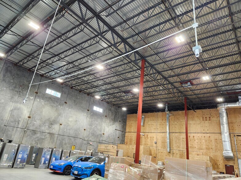 More Photos Of 528 Sunbury Rd, Midway Warehouse For Sale