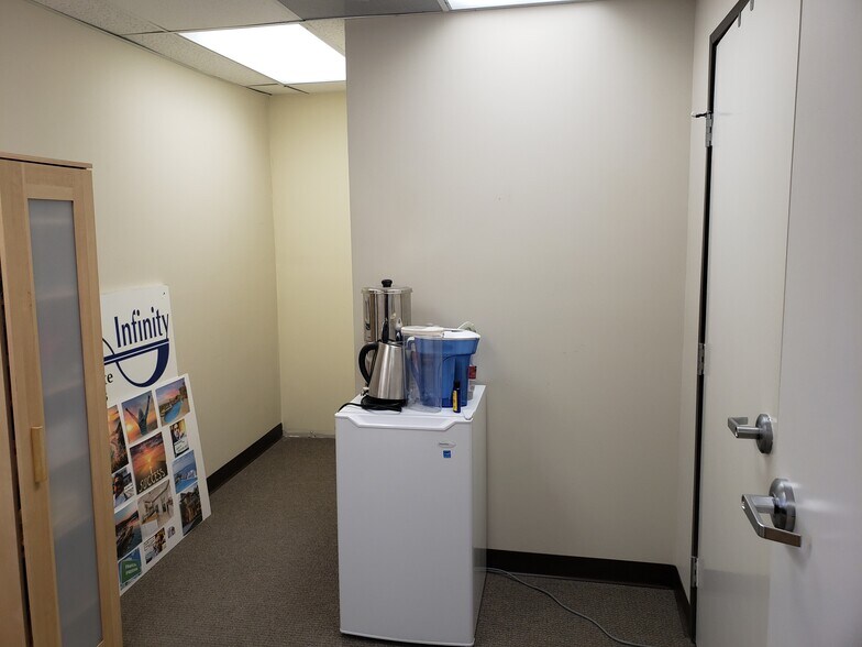 More Photos Of 28348 Roadside Dr, Agoura Hills Office For Lease