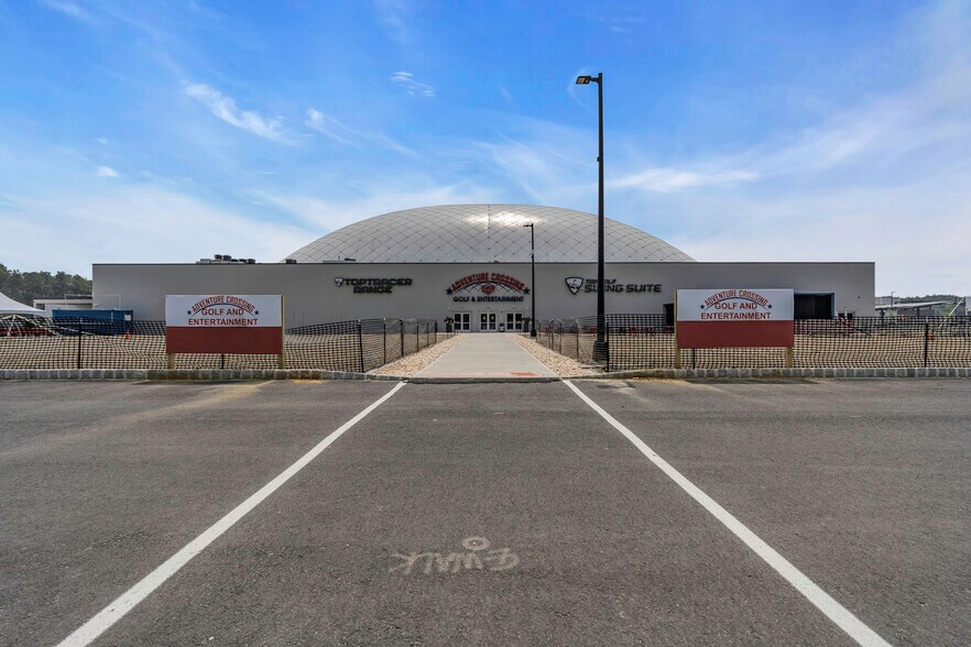 More Photos Of 515 Monmouth Rd, Jackson Sports And Entertainment For Lease