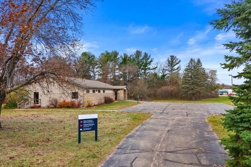 More Photos Of N6493 Valley Circle Rd, Plainfield Office For Sale