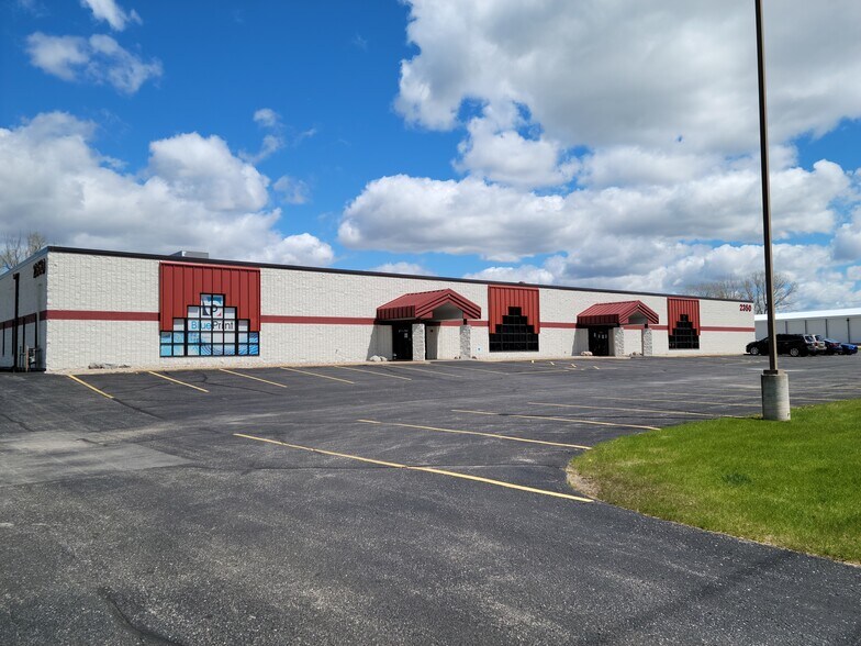 More Photos Of 2350 W Pershing St, Appleton Freestanding For Lease