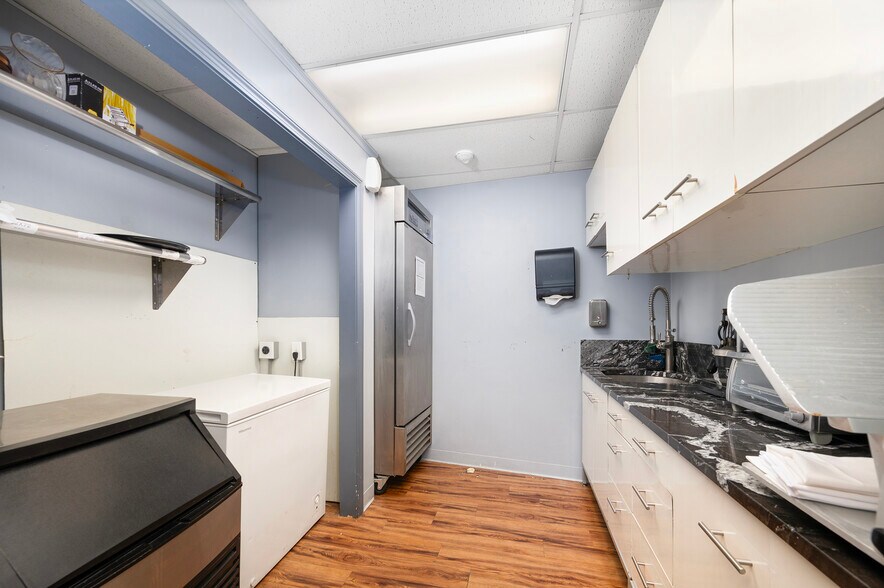 More Photos Of 262-266 Atwells Ave, Providence Storefront Retail Office For Lease