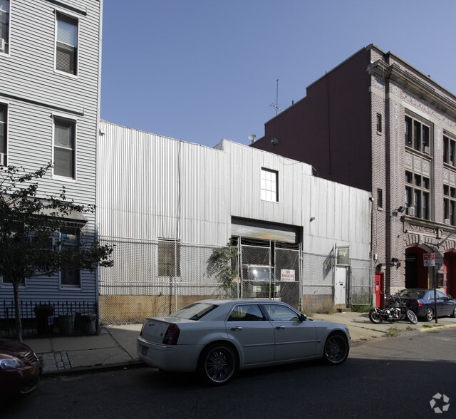 More Photos Of 69-71 Richardson St, Brooklyn Warehouse For Lease