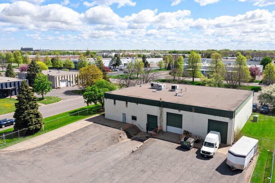 More Photos Of 8825 N Xylon Ave, Brooklyn Park Manufacturing For Sale