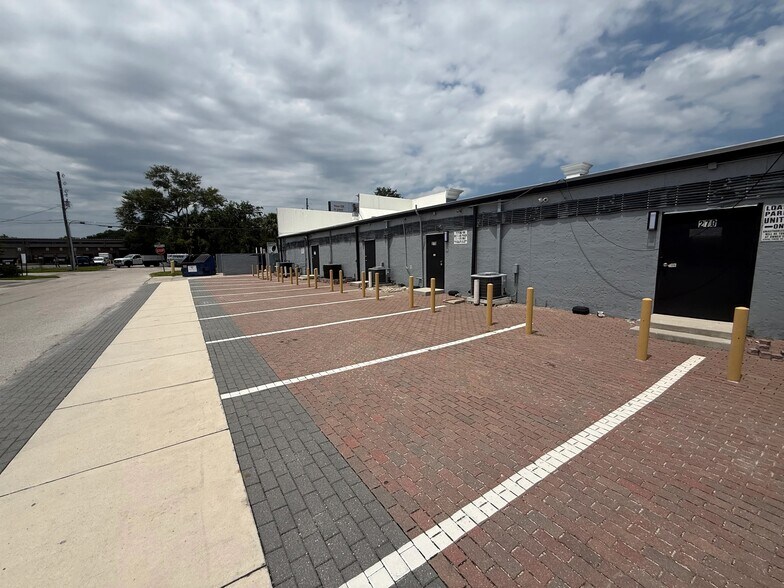 More Photos Of 252-282 W State Road 434, Longwood Unknown For Lease