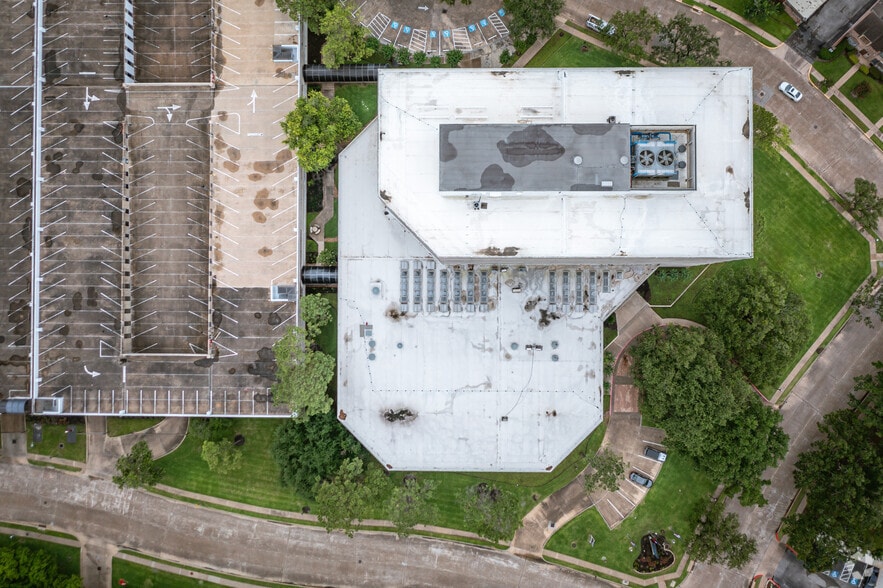 More Photos Of 14701 St. Marys Ln, Houston Unknown For Lease