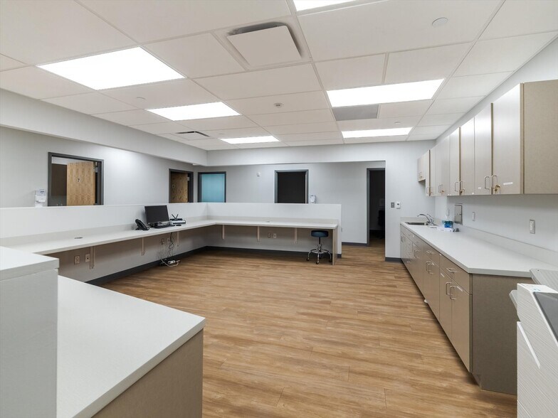 More Photos Of 520 W Roosevelt Blvd, Philadelphia Medical For Sale