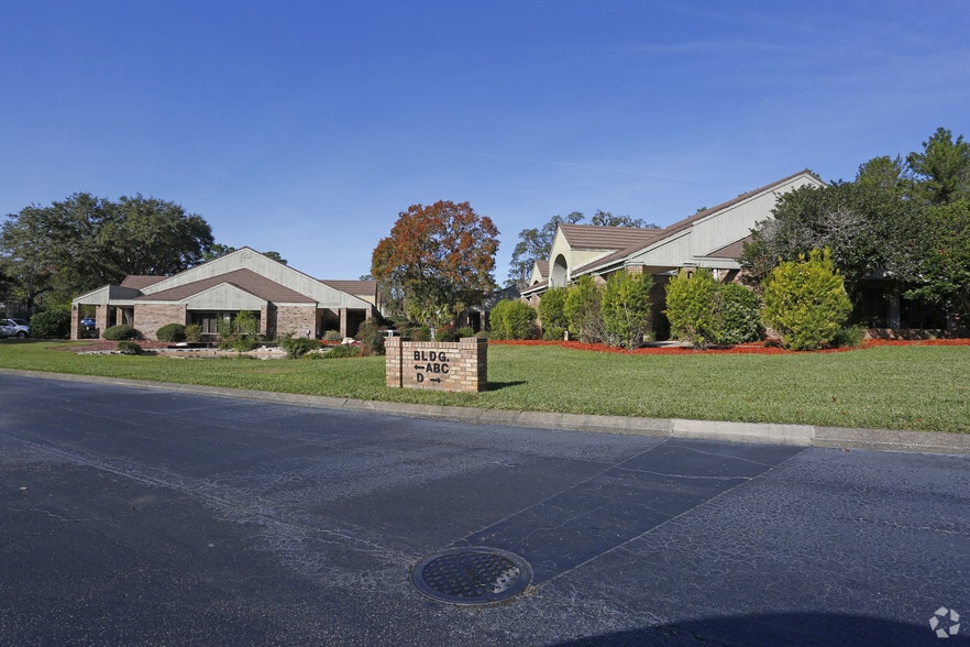 More Photos Of 5327 Commercial Way, Spring Hill Office For Lease